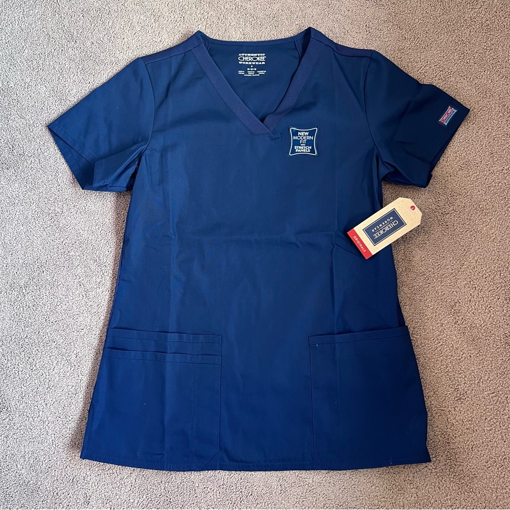 Cherokee Contemporary Scrub Top| Navy | Women’s Medium | New With Tags!